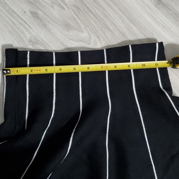 skater skirt black white stripe round twirl mini - Picture 4 of 5